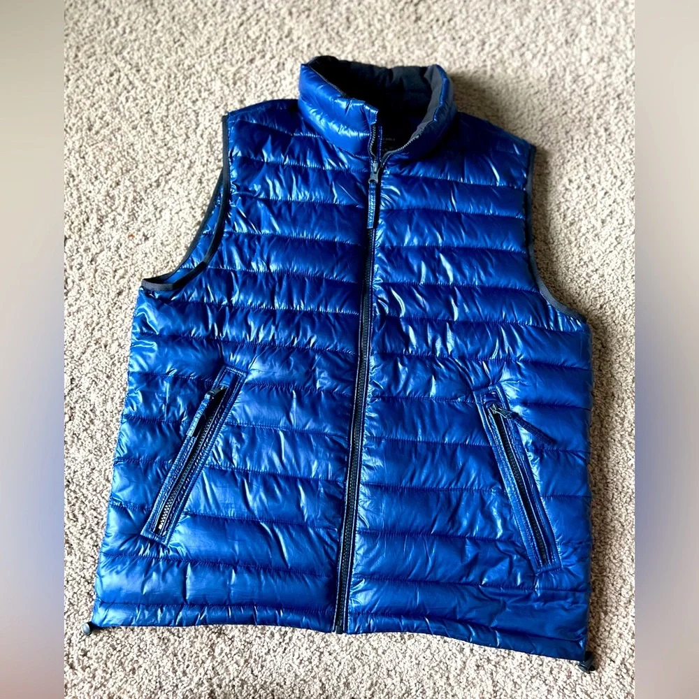 American Eagle navy blue quilted puffer vest size medium